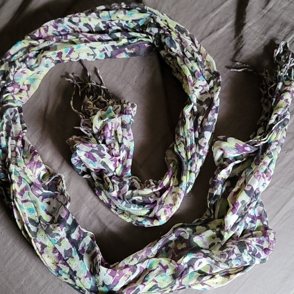Patterned Scarf - Picture 1 of 2